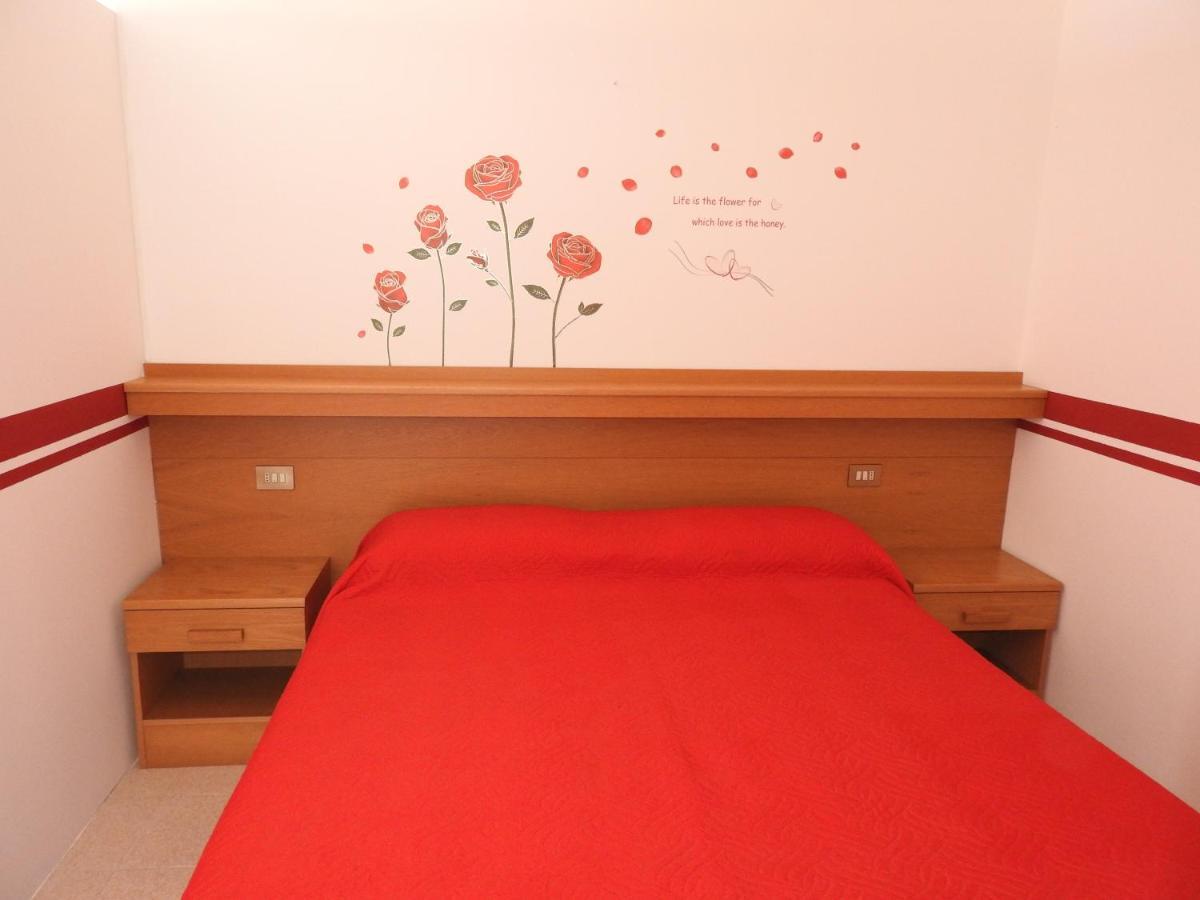 New Piccolo Residence มัลเชซิเน ภายนอก รูปภาพ